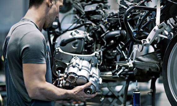 Jak serwis ładowarek teleskopowych wspiera efektywność pracy sprzętu?