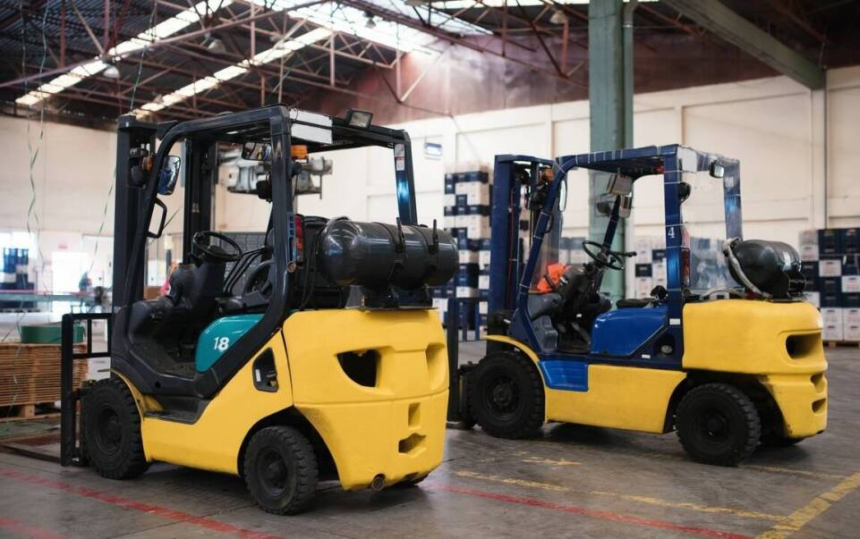 Optymalizacja kosztów dzięki wynajmowi maszyn transportowych