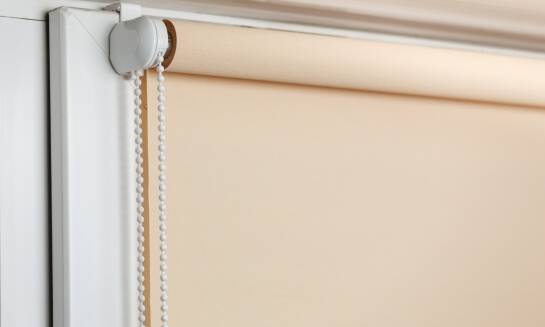 Jakie rolety najlepiej współgrają z okienkiem łazienkowym?