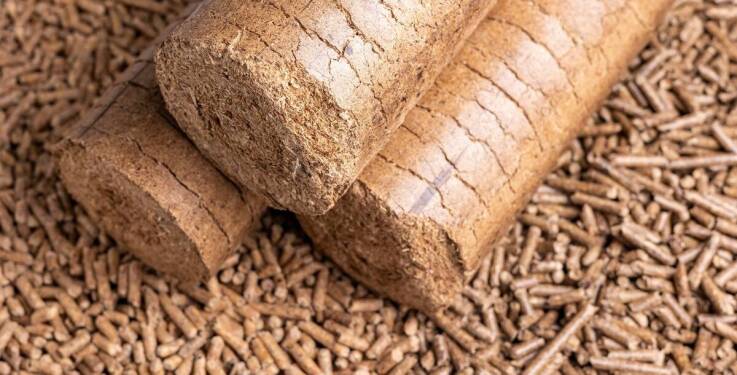 Ekogroszek vs pellet – co wybrać do domowego systemu grzewczego?
