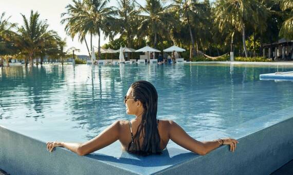 Jak spędzić romantyczny weekend w hotelu przy plaży w Jastrzębiej Górze?