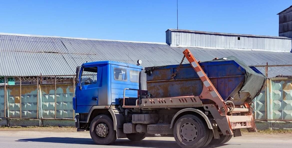 Transport maszyn i urządzeń - jak działa pomoc drogowa?