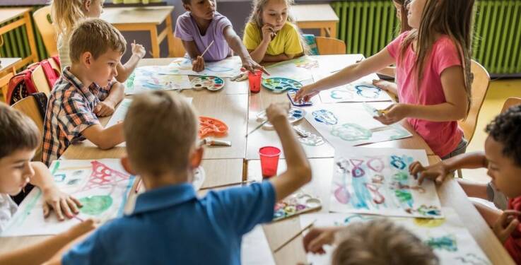 Jak kursy rysunku wspierają rozwój umiejętności twórczych u dzieci?