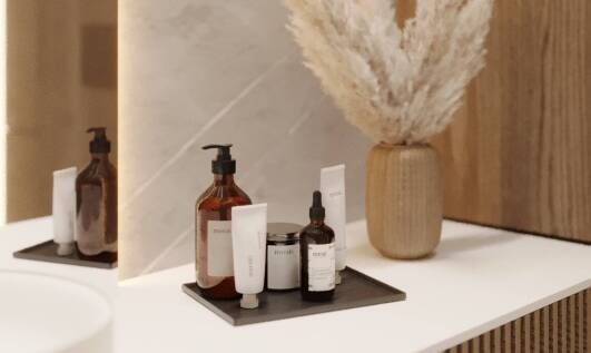 Tacka na kosmetyki: idealne rozwiązanie dla małych łazienek