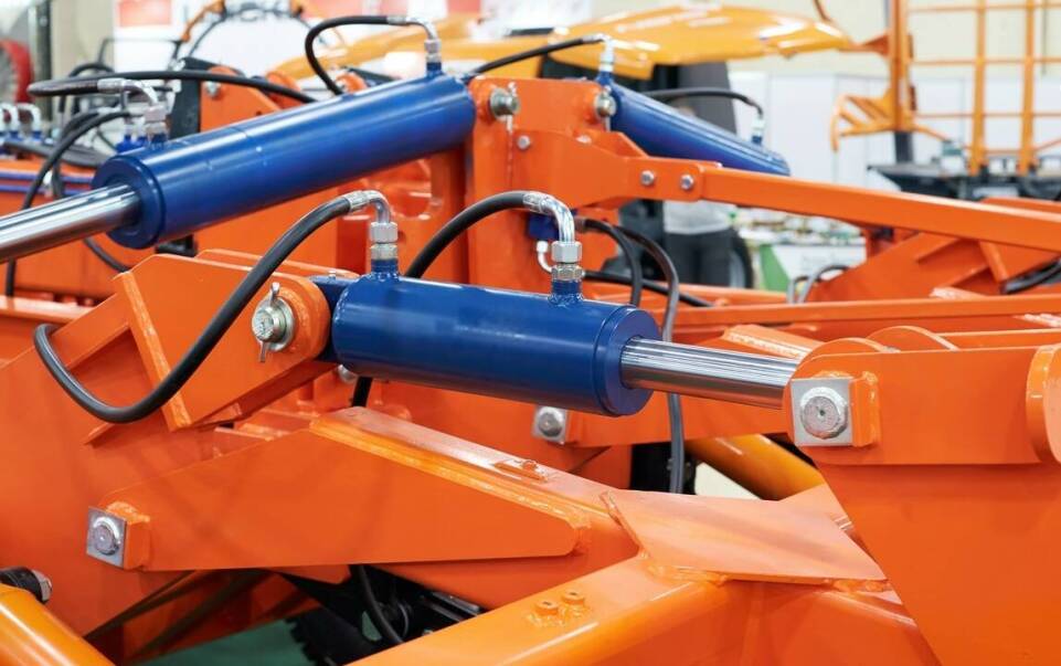 Siłownik wywrotu – jak wpływa na wydajność systemów hydraulicznych?