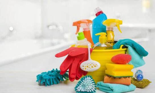 Jakie środki czystości zapewniają długotrwały efekt świeżości w łazience?