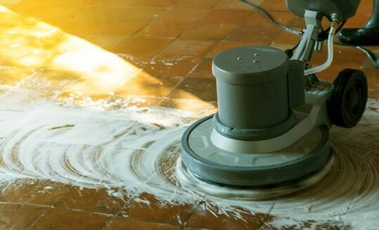 Szorowarka Nilfisk – kluczowe aspekty, na które warto zwrócić uwagę przy zakupie