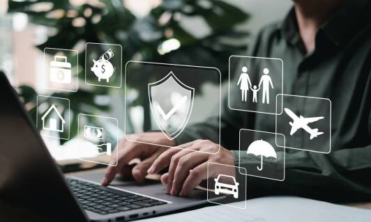 Jakie dodatkowe opcje ochrony oferują ubezpieczenia komunikacyjne?