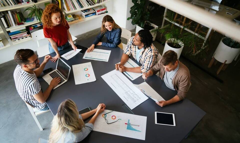 Jak wynajem pracowników wspiera lokalne przedsiębiorstwa w rozwoju biznesu?