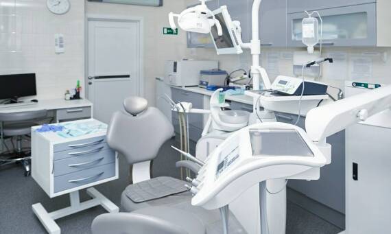 Wpływ nowoczesnych technologii na komfort pacjenta podczas zabiegów stomatologicznych