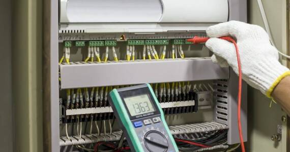 Dlaczego regularne pomiary elektryczne są kluczowe dla utrzymania efektywności instalacji?
