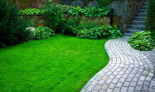 Najlepsze praktyki w zakresie brukarstwa w projektowaniu ogrodów przydomowych