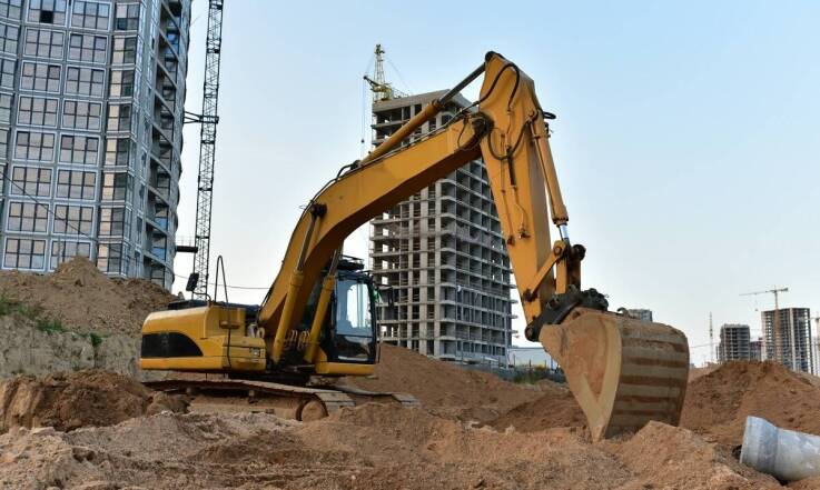 Jak usługi koparkowe wpływają na optymalizację procesów budowlanych?
