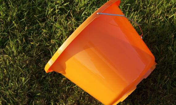 Nowoczesne trendy w projektowaniu pojemników na paszę dla koni