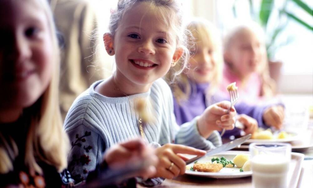 Jak catering dostosowuje się do indywidualnych potrzeb dietetycznych dzieci?