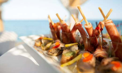 Catering Warszawa: Jakie trendy kulinarne dominują w naszej ofercie?