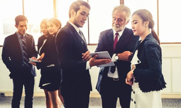 Jakie wsparcie oferują agencje pracy w Gdyni dla osób nieznających języka obcego?