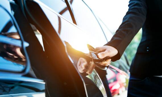 Jakie korzyści niesie ze sobą transfer na lotnisko z doświadczonymi kierowcami?