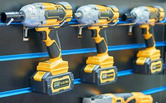 Jak dobrać odpowiedni wkrętak udarowy do zastosowań?