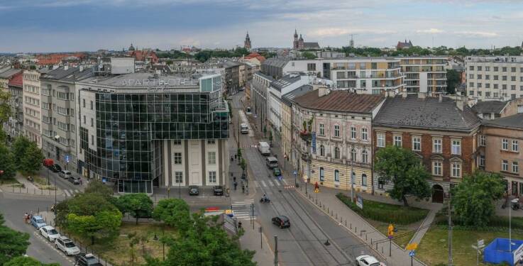 Wynajem samochodów we Wrocławiu: jakie pojazdy oferujemy na długie trasy?