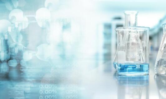 Jakie produkty chemii warsztatowej online są niezbędne w każdym warsztacie samochodowym?