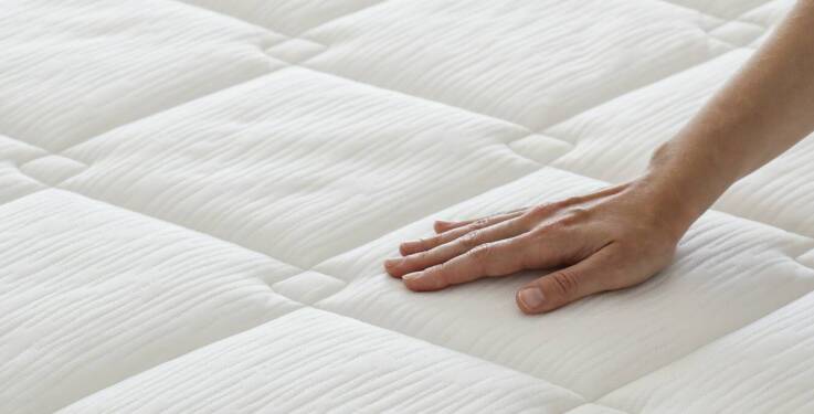 Jak dobrać odpowiedni materac piankowy 90x200 do swojej sypialni?