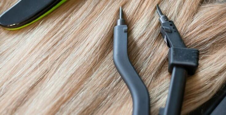 Uzupełnianie włosów: Krok po kroku do pełniejszej fryzury