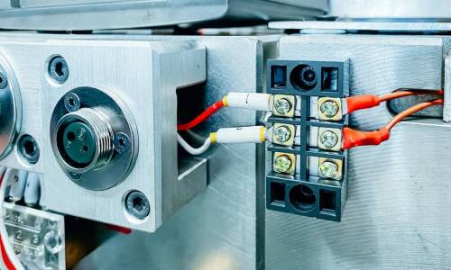 Porównanie różnych typów konektorów PROFIBUS – który wybrać?