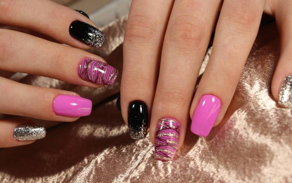 Paznokcie żelowe a hybrydowe – co wybrać na specjalną okazję?