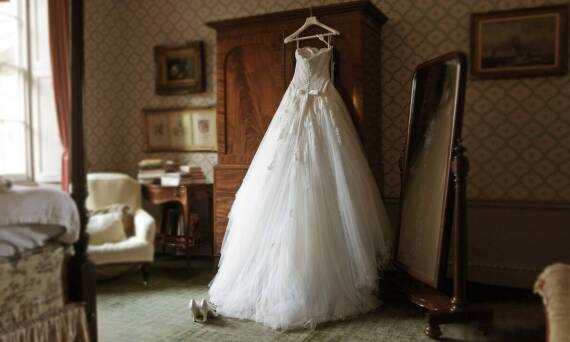 Jak pracownia mody ślubnej Opole łączy klasykę z nowoczesnymi trendami?