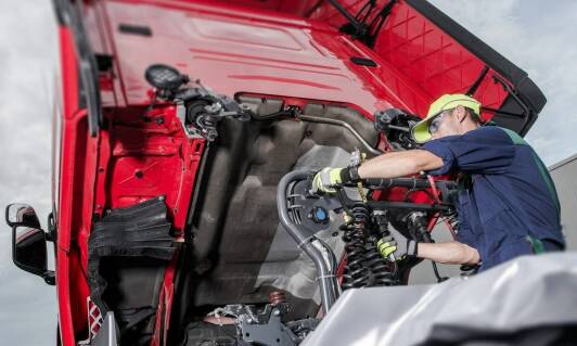 Serwis mobilny TIR w Katowicach - jak dbać o regularną konserwację pojazdów?