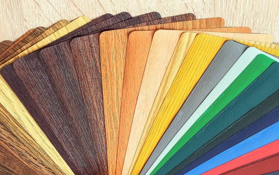 Jakie materiały wybrać do mebli łazienkowych na zamówienie?