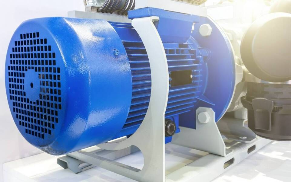 Zasilacz hydrauliczny w urządzeniach dźwigowych – jak poprawia ich działanie?