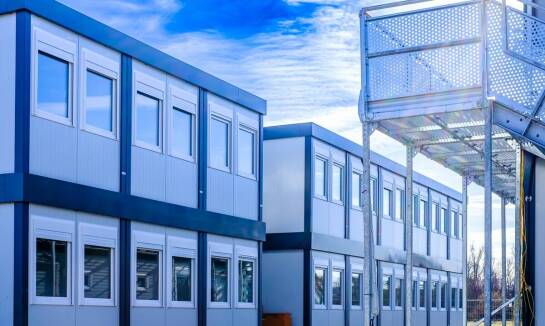 Zastosowanie kontenera z płyty warstwowej jako przestrzeni mieszkalnej