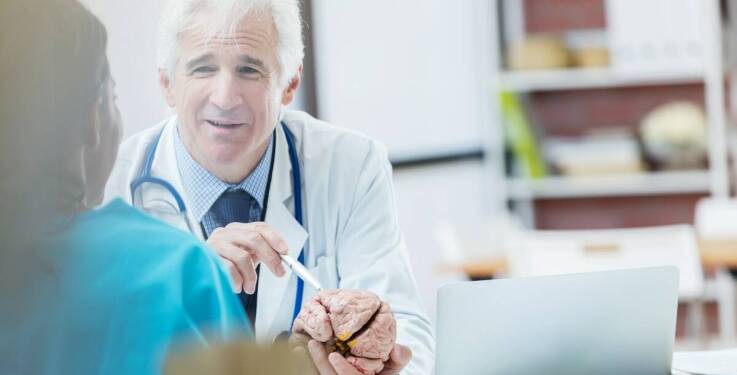 Dlaczego warto udać się do neurologa przy nawracających migrenach?