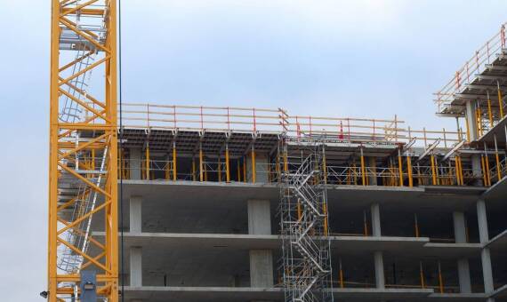 Jakie aspekty techniczne należy uwzględnić przy wyborze ogrodzenia w Słupsku?