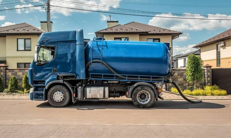 Wywóz szamba - co warto wiedzieć o procesie i jego etapach?