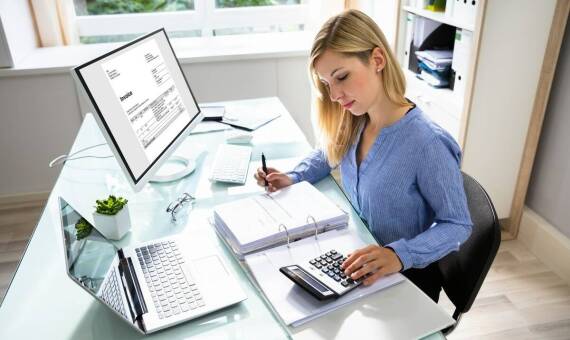 Jak księgowa w Piotrkowie Trybunalskim ułatwia prowadzenie pełnej księgowości?