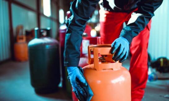 Przewodnik po montażu zbiorników gazowych – co obejmuje usługa?