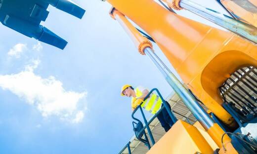 Jak wynajem dźwigów wspiera transport ciężkich maszyn?