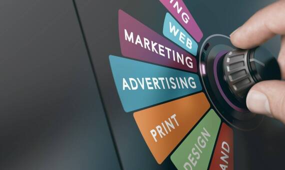 Jak oklejanie reklamowe wpływa na rozpoznawalność marki?