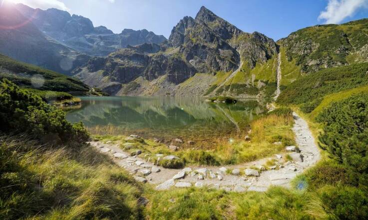 Wycieczki trekkingowe w Tatry – wprowadzenie do świata górskich wędrówek