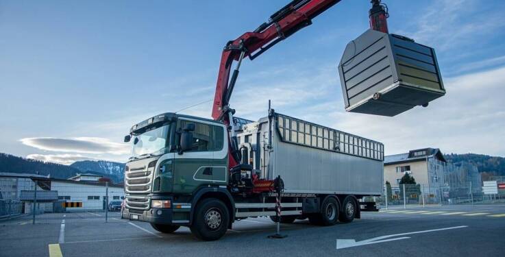 Jakie są zalety korzystania z nowoczesnej floty transportowej w skupie bydła?