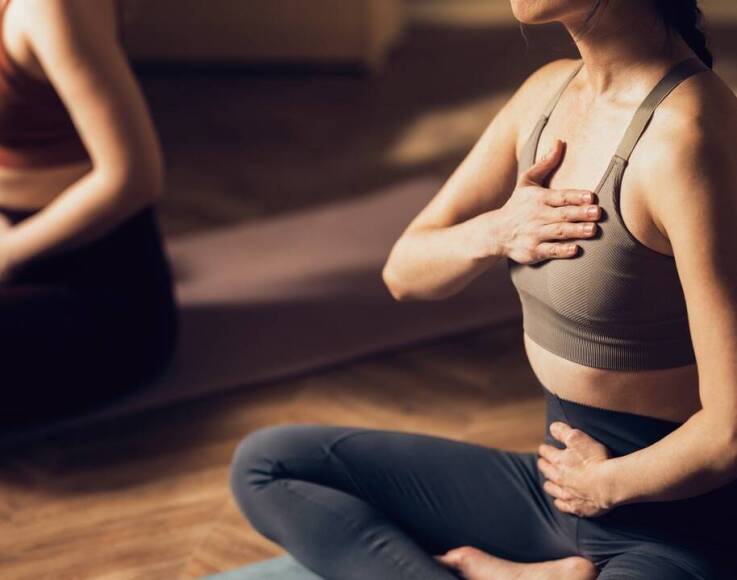 Rola technik oddechowych podczas masażu w redukcji burczenia w brzuchu