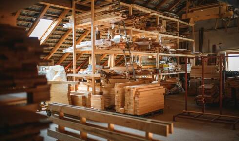 Dlaczego warto korzystać z lokalnych hurtowni materiałów budowlanych?