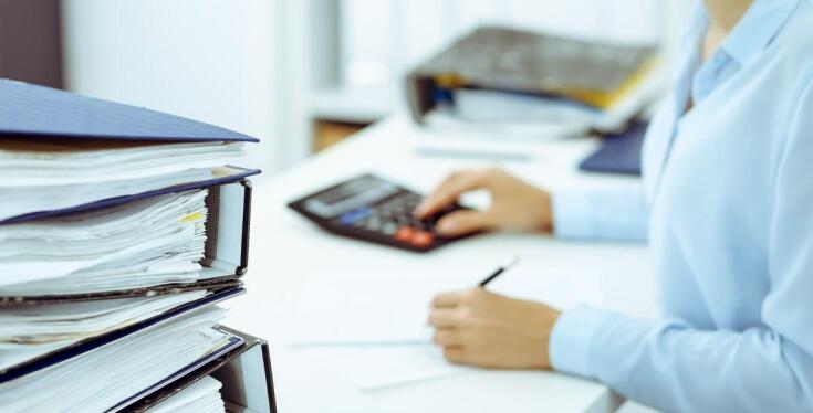 Jak biuro rachunkowe wspiera firmy w prowadzeniu rejestrów VAT?