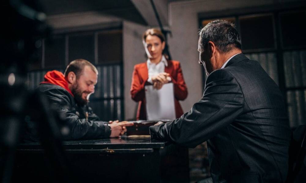 Jakie są prawa i obowiązki komornika w procesie eksmisji?