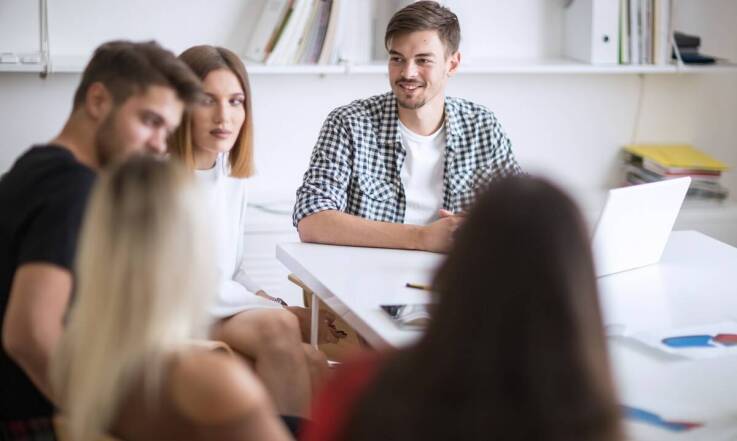 Kluczowe zasady efektywnego zarządzania zespołem