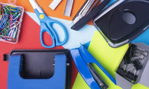 Ergonomia w miejscu pracy – dyspensery do taśmy pakowej