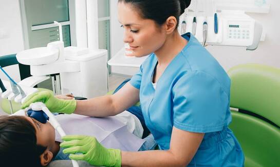 Wpływ regularnych wizyt kontrolnych u dentysty na zdrowie jamy ustnej